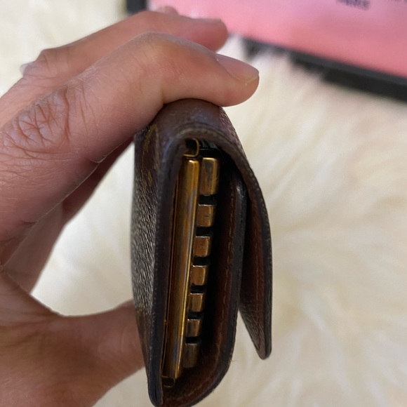 Lv monogram 6 key holder - Picture 8 of 13